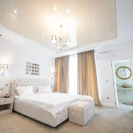 2camere.1living Room, 4 Paturi * 康斯坦察
