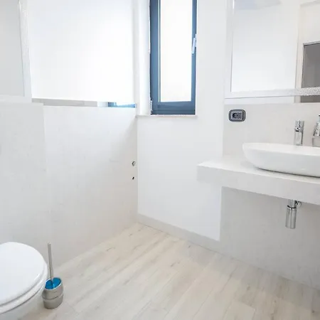 2camere.1living Room, 4 Paturi 公寓 康斯坦察